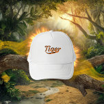 Tiger-Design auf schwarzer Kappe<br><div class="desc">Das "Tiger"-Design ist nicht nur ein Modestatement, es ist eine Einladung, sich die eigene innere Stärke zu eigen zu machen und Ihr ungenutztes Potenzial freizusetzen.</div>