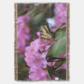 Tiger Frack Butterfly und Rosa Rhododendron Decke (Vorderseite Vertikal)
