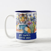 Tiger Holding Big Book | Any Name | Slogan Zweifarbige Tasse (Links)