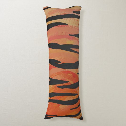 Tiger Hot orange und Black Print Seitenschläferkissen (Vorderseite Vertikal)