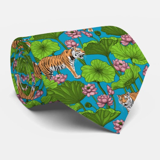 Tiger im rosa Lotusteich Krawatte (Gerollt)