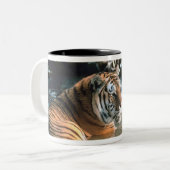 Tiger im Wasser Zweifarbige Tasse (Vorderseite Links)