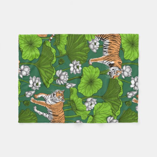 Tiger im weißen Lotusteich Fleecedecke (Vorderseite (Horizontal))