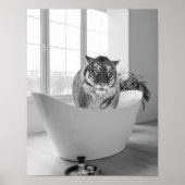 Tiger in der Badewanne Schwarz-weißes Badehotelkun Poster (Vorne)