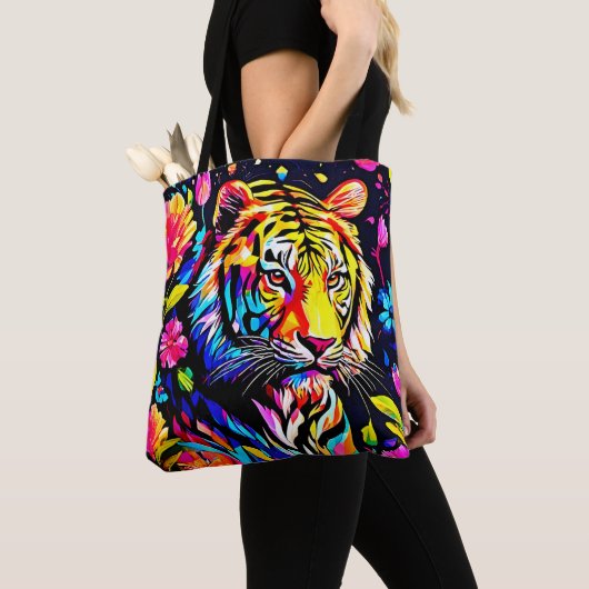 Tiger in einem Blumentraum Tasche (Von Nahem)
