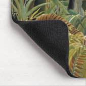 Tiger in einem tropischen Sturm Henri Rousseau Mousepad (Ecke)