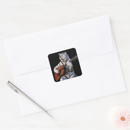 Tiger in the Dark – Minimal Sticker (Umschlag)