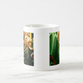 Tiger Lily and Butterfly Kaffeetasse (Mittel)