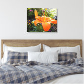 Tiger Lily Canvas Print Leinwanddruck (Insitu (Schlafzimmer))