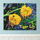 Tiger Lily Leinwanddruck (Insitu (Holzboden))