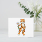 Tiger mit Gänseblümchen Postkarte (Stehend Vorderseite)