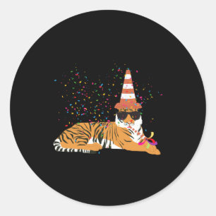 Tiger Partyanimales feiern eine Party Runder Aufkleber