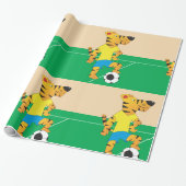 Tiger Playing Soccer Geschenkpapier (Ungerollt)