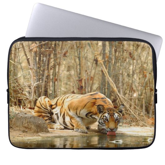 Tiger Reflektion Laptopschutzhülle (Vorderseite)