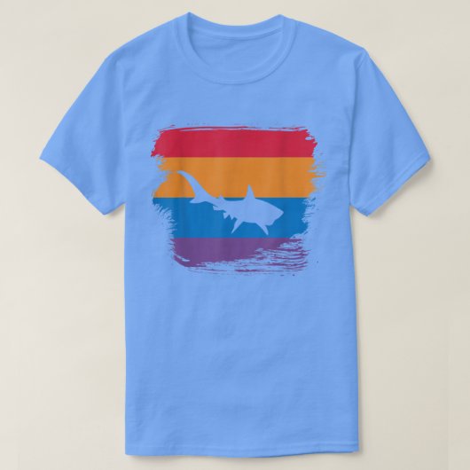 Tiger Shark Shadow Silhouette mit farbiger Flagge T-Shirt (Design vorne)