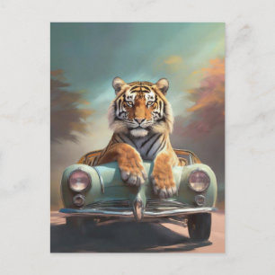 Tiger sitzt auf einem Vintagen Sportwagen Postkarte