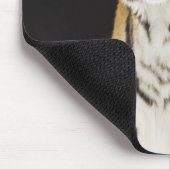 Tiger sitzt auf Plattform Mousepad (Ecke)