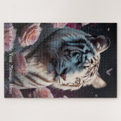 Tiger sitzt in einem rosa Rosengarten Puzzle (Horizontal)