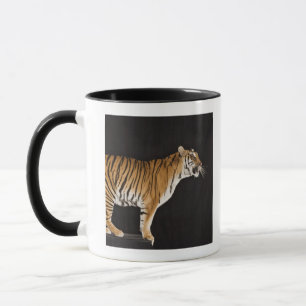 Tiger stehend auf Plattform Tasse