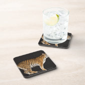 Tiger stehend auf Plattform Untersetzer (Rechte Seite)