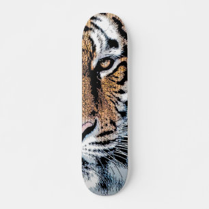 Tiger Streifen Portrait in Grafik-Press-Stil Skateboard