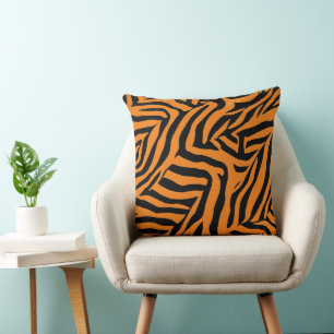 Tiger Stripes Throw Kissen