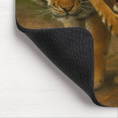 Tiger-Tenderness - Eltern und Küken im Wald Mousepad (Ecke)