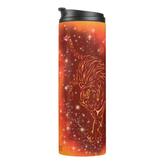 Tiger Thermal Tumbler läuft in der frühen Nacht Thermosbecher (Nach rechts gedreht)