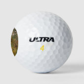 Tiger überrascht in einem tropischen Sturm Golfball (Logo)