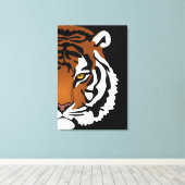 Tiger, wilde Katze auf schwarz Leinwanddruck (Insitu (Holzboden))