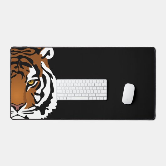 Tiger, wilde Katze auf schwarz Schreibtischunterlage (Tastatur & Maus)