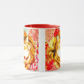 Tiger Yellow Cat Red Whimsical Background Mug Tasse (Zentrum)
