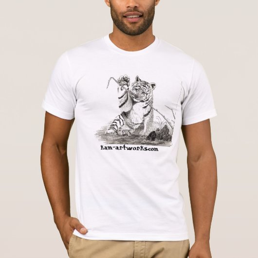 Tigerjunges am Spiel T-Shirt (Vorderseite)