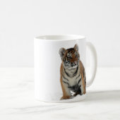 Tigerjunges im Schnee Fotografie Kaffeetasse (VorderseiteRechts)