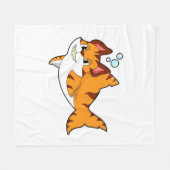 Tigerkatze als Hai im Wasser.PNG Fleecedecke (Vorderseite (Horizontal))