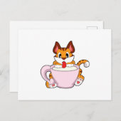 Tigerkatze mit Milchcup.PNG Postkarte (Vorne/Hinten)