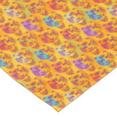 Tigermuster auf dunkelgelbem Hintergrund Tischdecke (Schrägansicht)