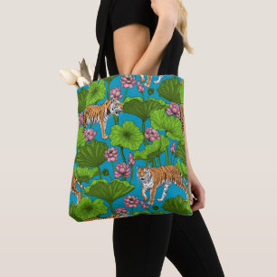 Tigers im rosa Lotus-Teich Tasche