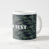 Tigerstripe Green Camouflage Jumbo-Tasse (Vorderseite Rechts)