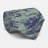 Tigerstripe Olive Green Camouflage Krawatte (Gerollt)