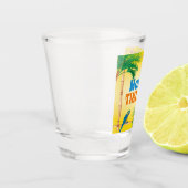 Tiki Bar mit Papageien und Getränken und Individue Schnapsglas (Links)