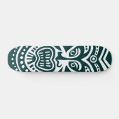 Tiki Mask Style - Dunkelgrün auf Weiß Skateboard (Horizontal)