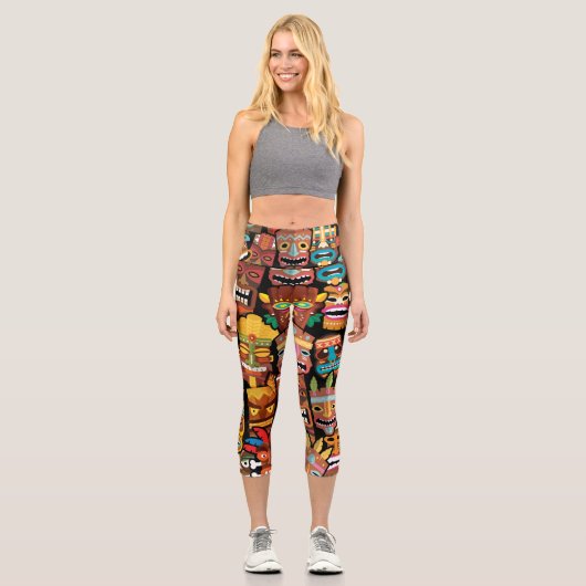 TIKI Muster 5 Capri Leggings (Vorderseite)