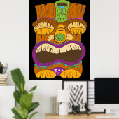Tiki-Statue aus Holz mit offenem Mund, sonniges Sc Poster (Heimbüro)