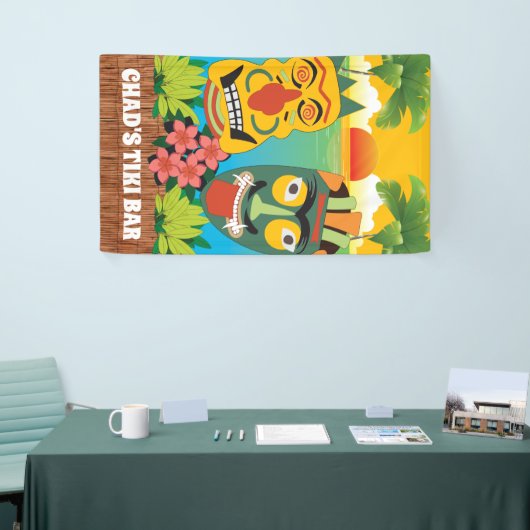 Tiki Time in hellen Farben mit Masken und Sonnenun Banner (Messeveranstaltung)