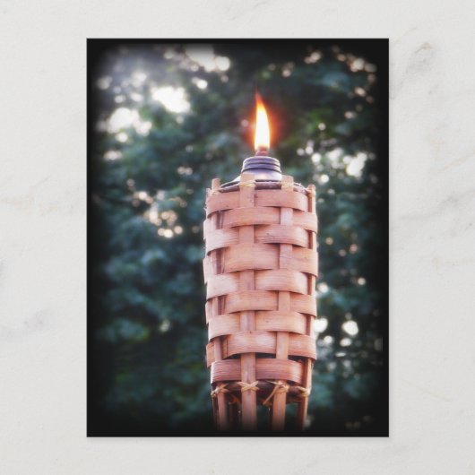 Tiki Torch - Bambus Outdoor Torch mit Flamme Postkarte (Vorderseite)
