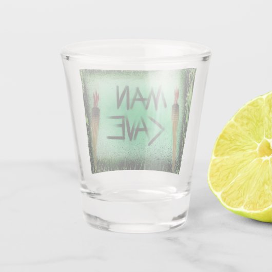 Tiki Torch Man Cave Green Schnapsglas (Rückseite)