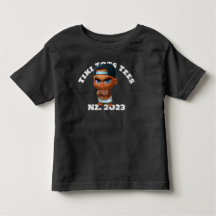 Tiki Tots schwarzes T-Shirt.