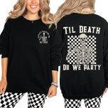 Til Death Do We Party Personalisiert Bachelorette Sweatshirt<br><div class="desc">Feiern Sie Ihren Junggeselinnen-Abschied im Retro-Stil mit unserem Personalisierten Bachelorette Crewneck Sweatshirt "Til Death Do We Party". Dieses Sweatshirt verbindet ein kariertes Skelettdesign mit einem Vintagen Rock- und Roll-Ambiente und ist somit perfekt für die Braut und ihre Crew. Egal ob Sie einen leckeren Junggeselinnen-Abschied planen oder einen Rock- und Rollthemd-Bash,...</div>