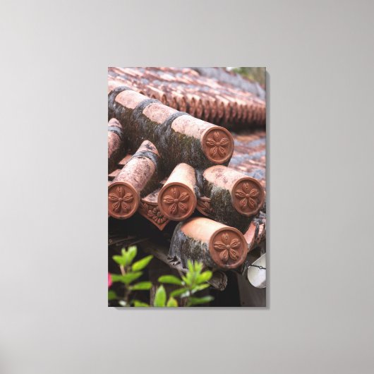 Tiled Dach des Okinawan-Hauses Leinwanddruck (Vorderseite)